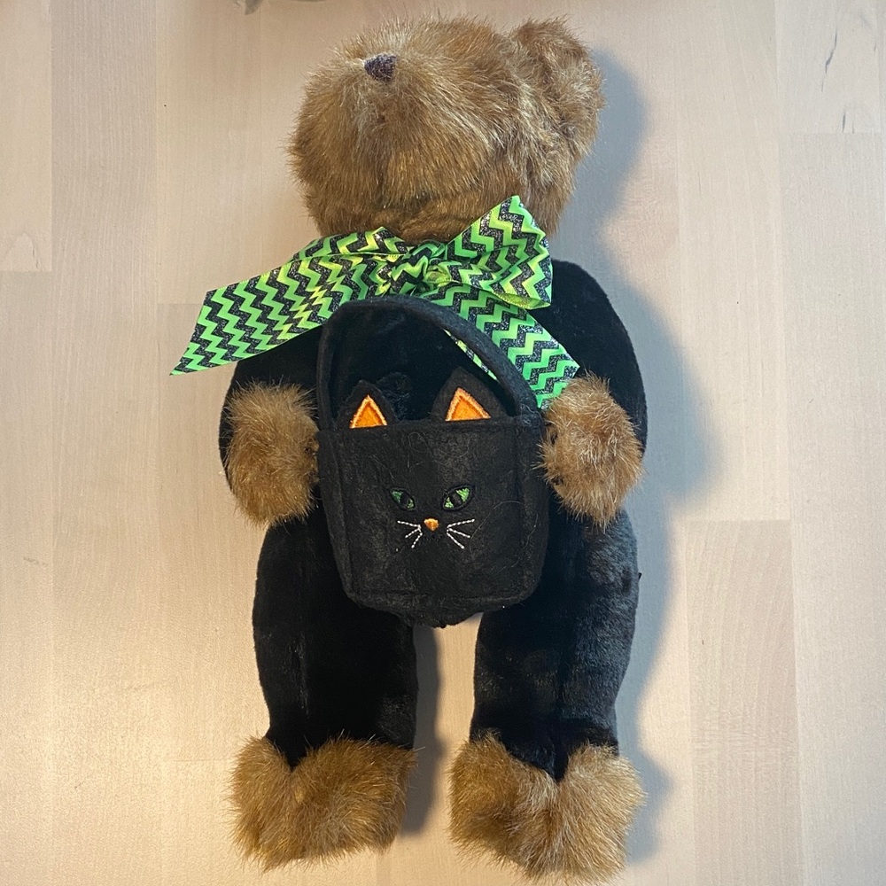 Bearington Collection Midnight Magic Plush Bear w Green Bow and Black Cat Outfit